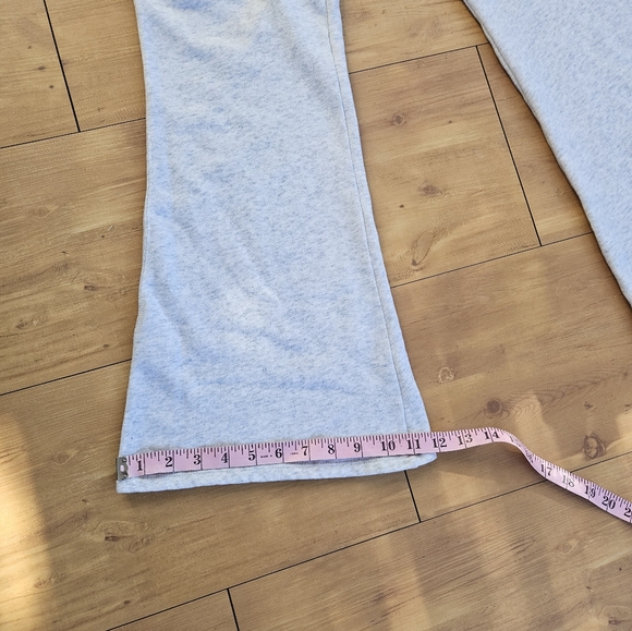 Abercrombie & Fitch women's flare sweatpants light gray Size large - Picture 9 of 10